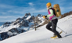 Der Faszination des Schneeschuhwanderns kann man sich bei diesem Anblick nicht mehr entziehen.