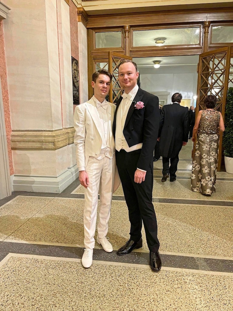 Stefan Pfister and Josef Takats at the Philharmonic Ball 2025. On February 27, they will be the first all-male debutante couple to open our State Ball. (Bild: Vaness Partsch)