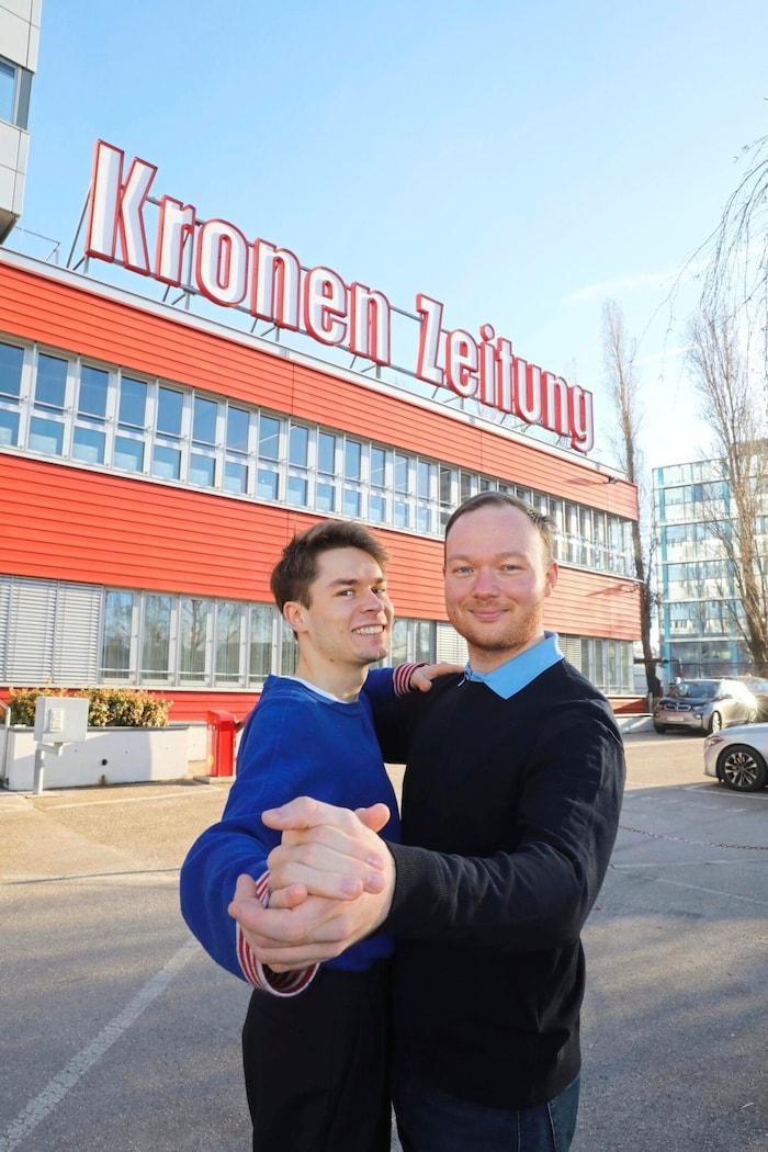 Auf Besuch in der Krone: Stefan Pfister und Josef Takats sind das erste, rein männliche ...