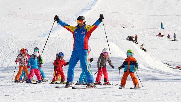 In alpine regions, children usually still learn to ski as a matter of course, but the situation is very different in the cities. (Bild: Hutter Melanie)