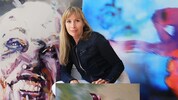 Barbara Mungenast mit ihren Werken