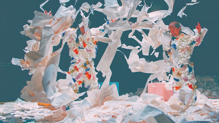 Papierformen bekommen in „Club Origami“ eine Bühne