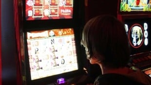 Automaten- Zocken in eigenen Klein-Casinos soll legal werden. Grüne, SPÖ und KPÖ sind strikt dagegen. (Bild: Sepp Pail)