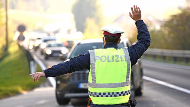 Der Mann wurde bei einer Polizeikontrolle erwischt. (Symbolbild) (Bild: Wolfgang Spitzbart)