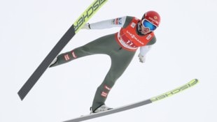 Philipp Aschenwald muss die Sprungskier vorerst wieder in den Keller stellen. (Bild: GEPA)