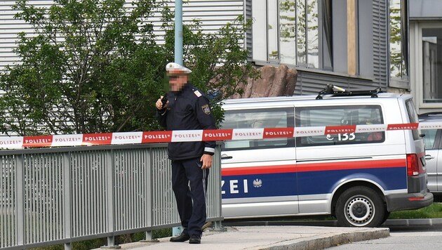 Immer wieder kommt es zu Bombendrohungen an Schulen. (Archivbild) (Bild: Patrick Huber/Krone KREATIV)