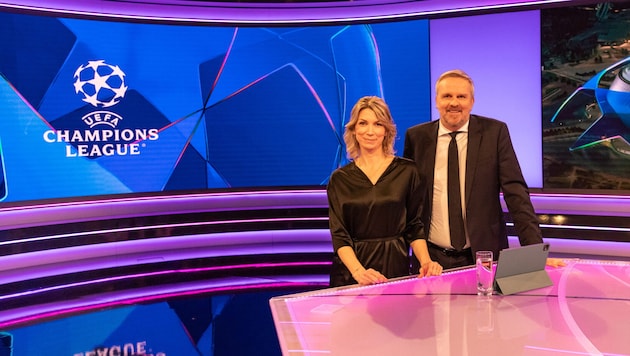 Sky presenter Constanze Weiss and soccer pundit Didi Hamann in the brand new studio in Unterföhring near Munich. (Bild: KALLE SINGER)