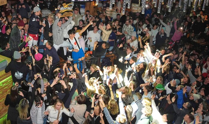 Die Hohenhaus Tenne ist für After-Race-Partys bekannt.