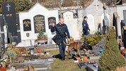 Die Polizei durchkämmte am Donnerstag den Leonhardfriedhof nach Hinweisen