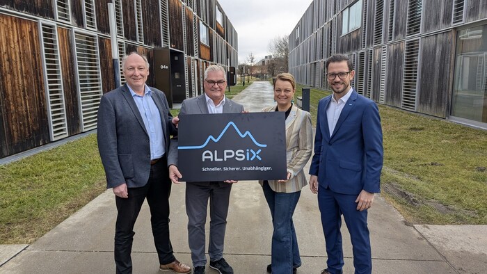 Martin Zandonella (WK), Peter Schark (BIK), Christiane Holzinger (BIK) und Landesrat Sebastian ...