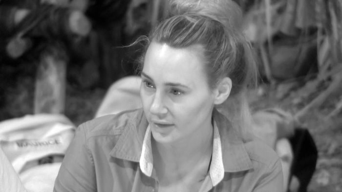 Alessia erinnert sich bei der Nachtwache an ihren Vater Willi Herren.