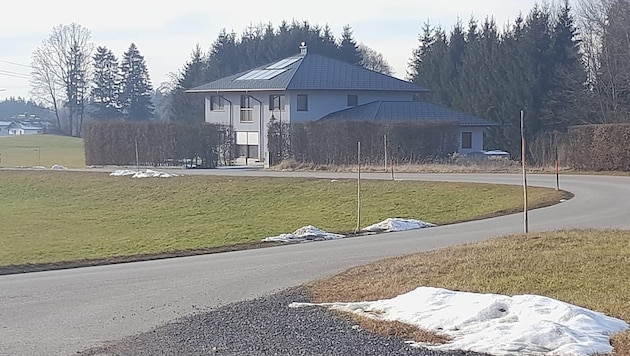 This is the house in question. The political opposition sees a case of unfairness. (Bild: zfg)