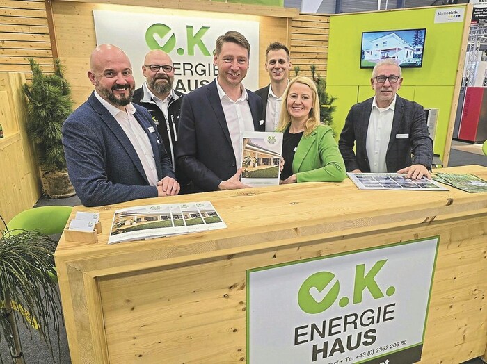 Hoping for good business. The company O.K. Energiehaus is exhibiting at the construction trade ...