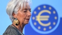 EZB-Chefin Christine Lagarde arbeitet zwar an einem digitalen Euro, doch Bitcoins als Währungsreserve kommen für die Französin nicht in Frage. (Bild: APA/dpa/Arne Dedert)