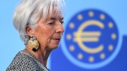 EZB-Chefin Christine Lagarde arbeitet zwar an einem digitalen Euro, doch Bitcoins als Währungsreserve kommen für die Französin nicht in Frage. (Bild: APA/dpa/Arne Dedert)