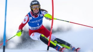 Katharina Liensberger liegt nach dem ersten Durchgang auf dem dritten Platz.  (Bild: GEPA/GEPA pictures)