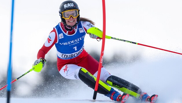 Katharina Liensberger liegt nach dem ersten Durchgang auf dem dritten Platz.  (Bild: GEPA/GEPA pictures)