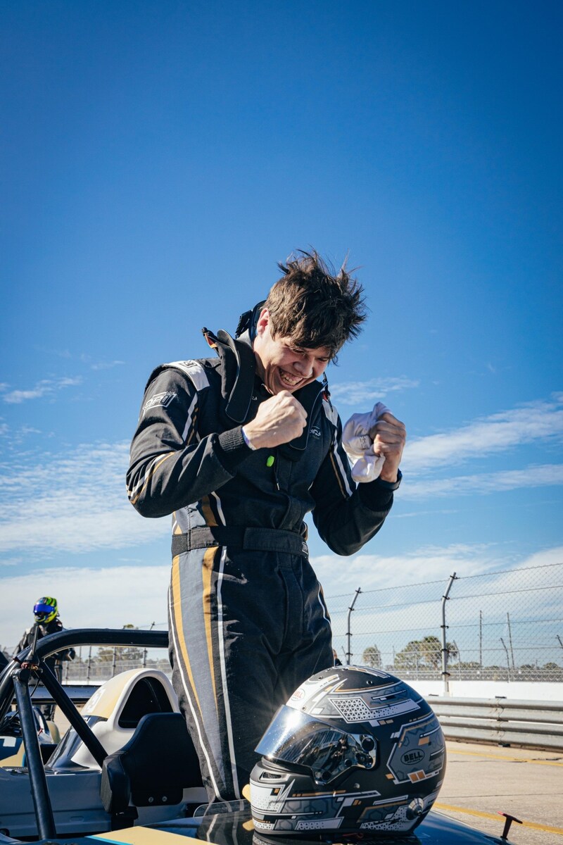 Hörzing nach seinem Sieg in Sebring. (Bild: Lorenz Hörzing)