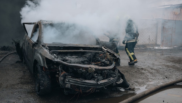 Burning e-cars: always an explosive topic (Bild: Denis Chubchenko)