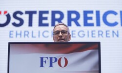 Der große Wahlsieger Herbert Kickl verhandelt weiter mit der ÖVP – eine Regierung ist damit aber ...