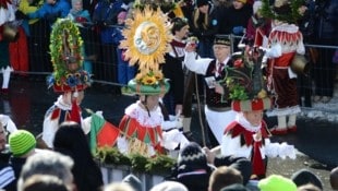 Die namensgebenden Schleicher gehören zum mystischen Teil der Telfer Fasnacht.
