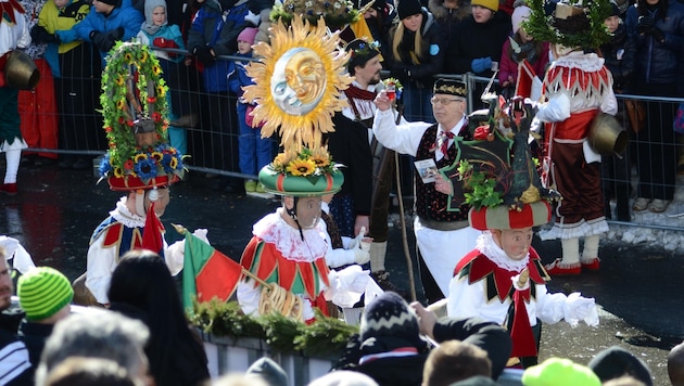 Die namensgebenden Schleicher gehören zum mystischen Teil der Telfer Fasnacht. (Bild: Daum Hubert)