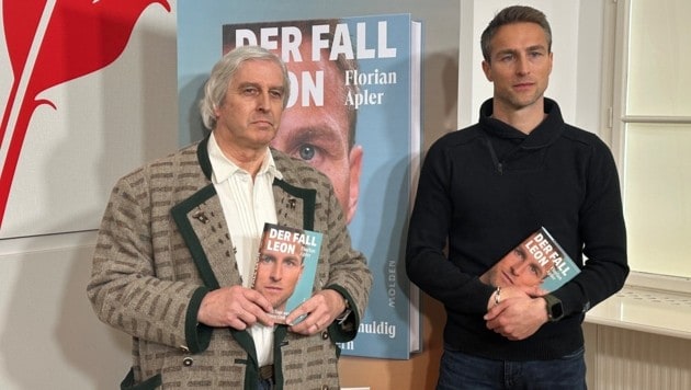 Die beiden Autoren Florian Apler (rechts) und Volker Schütz. (Bild: Jasmin Steiner)