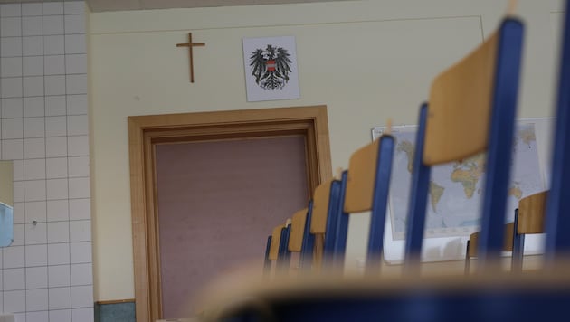 The missing wall cross (as pictured here) was discovered in at least four classrooms in Linz. (Bild: Hronek Eveline)