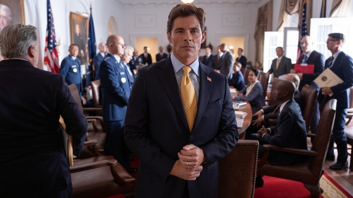 James Marsden spielt den amerikanischen Präsidenten.