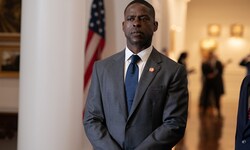 Mit seiner Rolle als einfühlsamer Randall Pearson in „This is Us“ spielte er sich in die Herzen ...