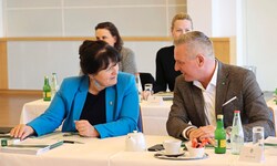 Erste gemeinsame Regierungsklausur: LH-Stv. Manuela Khom (ÖVP) und LH Mario Kunasek