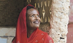 Menschenrechtsaktivistin Waris Dirie spielt im Film mit und spendete ihre Gage.