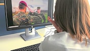 Immer wieder fallen Frauen im Internet etwa auf vermeintliche Soldaten herein und überweisen ...