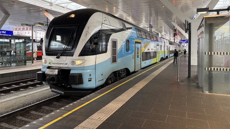 The train from Innsbruck arrived punctually at the stopover in Salzburg Central Station. (Bild: Manuel Schwaiger)