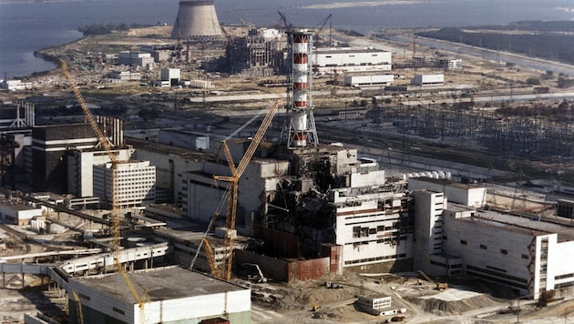 Je nach Quelle sind infolge der Katastrophe von Tschernobyl bis zu 100.000 Menschen gestorben. Ob Super-GAU also der richtige Begriff ist, um einen Regierungswechsel zu beschreiben? (Bild: AFP/picturedesk.com)