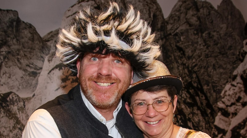 Fun wigs were tried on in the photo box. (Bild: Tröster Andreas)