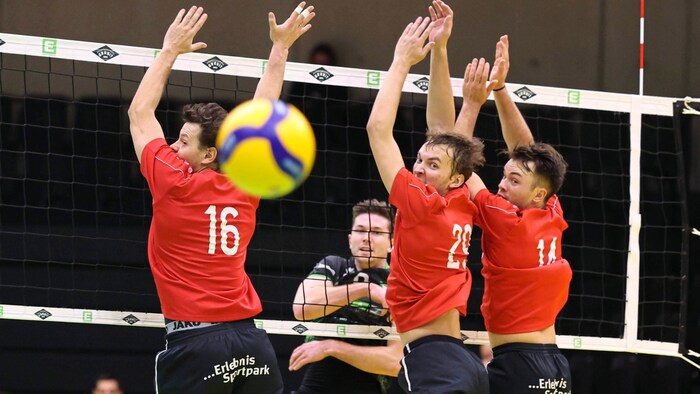 Dem Spielgerät sehen die VBK-Volleyballer derzeit nur hinterher.
