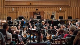 Das Radio-Symphonieorchester des ORF steht vor der Auflösung – und könnte nun noch einmal richtig abräumen.   (Bild: APA-PictureDesk/ALEX HALADA / AFP / picturedesk.com)