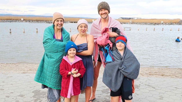 Elsa (7) and Egon (11) were the youngest athletes to dare to dive into the 4.7 degree cold Lake Neusiedl in Rust. (Bild: Reinhard Judt)