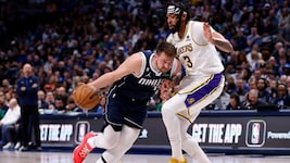 Tauschen Luka Doncic (l.) und Anthony Davis (r.) bald Teams? (Bild: AFP/APA/Getty Images via AFP/GETTY IMAGES/Ron Jenkins)