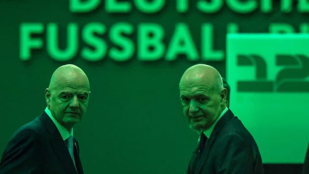 Präsidenten unter sich_ FIFA-Boss Gianni Infantino und DFB-Chef Neuendorf (Bild: EPA)