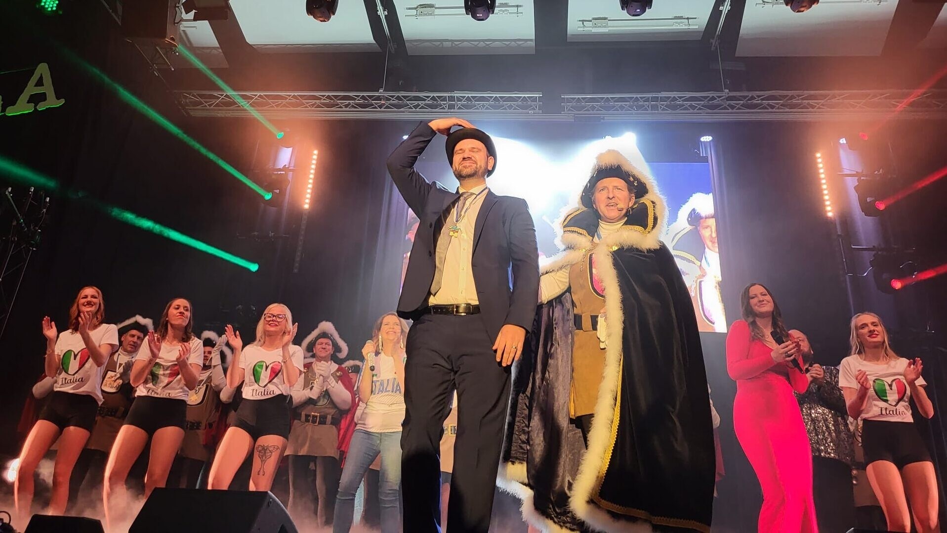 Director Peter Marktl, Duke Andy Kainz, the guards and the guild put on a brilliant premiere.