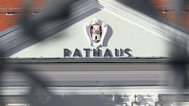 Rauchende Köpfe im Klagenfurter Rathaus