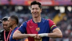 Da freut er sich aber, der Robert Lewandowski … (Bild: Associated Press)