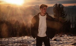 Der 24-jährige Salzburger DJ steuerte den offiziellen Song zur Ski-WM in Saalbach bei. ...