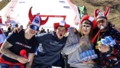 Bis zu 15.000 Fans feuern täglich ihre Helden bei der Ski-WM in Saalbach an. Wie schafft man es da, nicht heiser zu werden? „So einfach ist das nicht“, sagen Experten. (Bild: GEPA pictures/ Mario Buehner-Weinrauch)