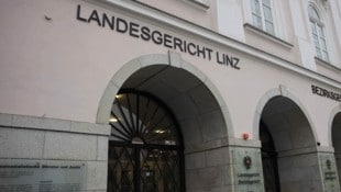 Der Elektriker muss sich im Linzer Landesgericht verantworten