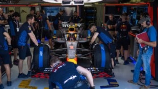 Ein Knochenjob: Mechaniker in der Formel 1 (Bild: APA/AFP/Andrej ISAKOVIC)