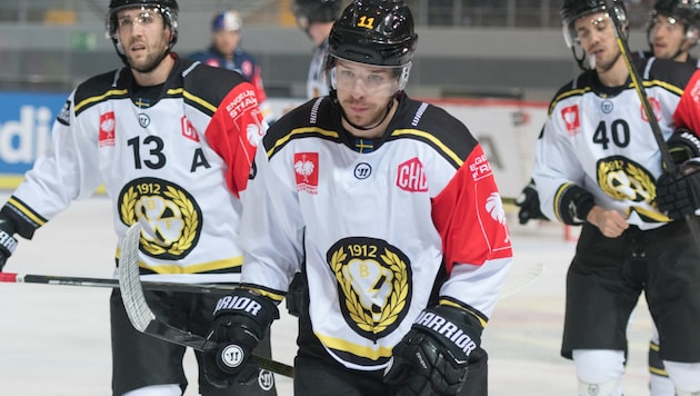 KAC newcomer Kevin Clark (center) in the Brynäs jersey in the Champions League. (Bild: GEPA pictures Kevin Clark)