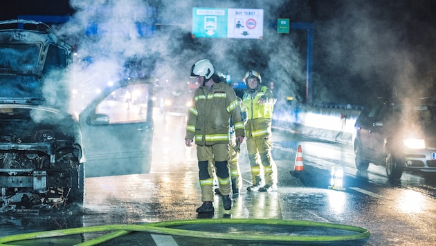 Aufgrund des Brandes kam es zu Behinderungen. (Bild: Bezirksfeuerwehrverband Innsbruck-Land)